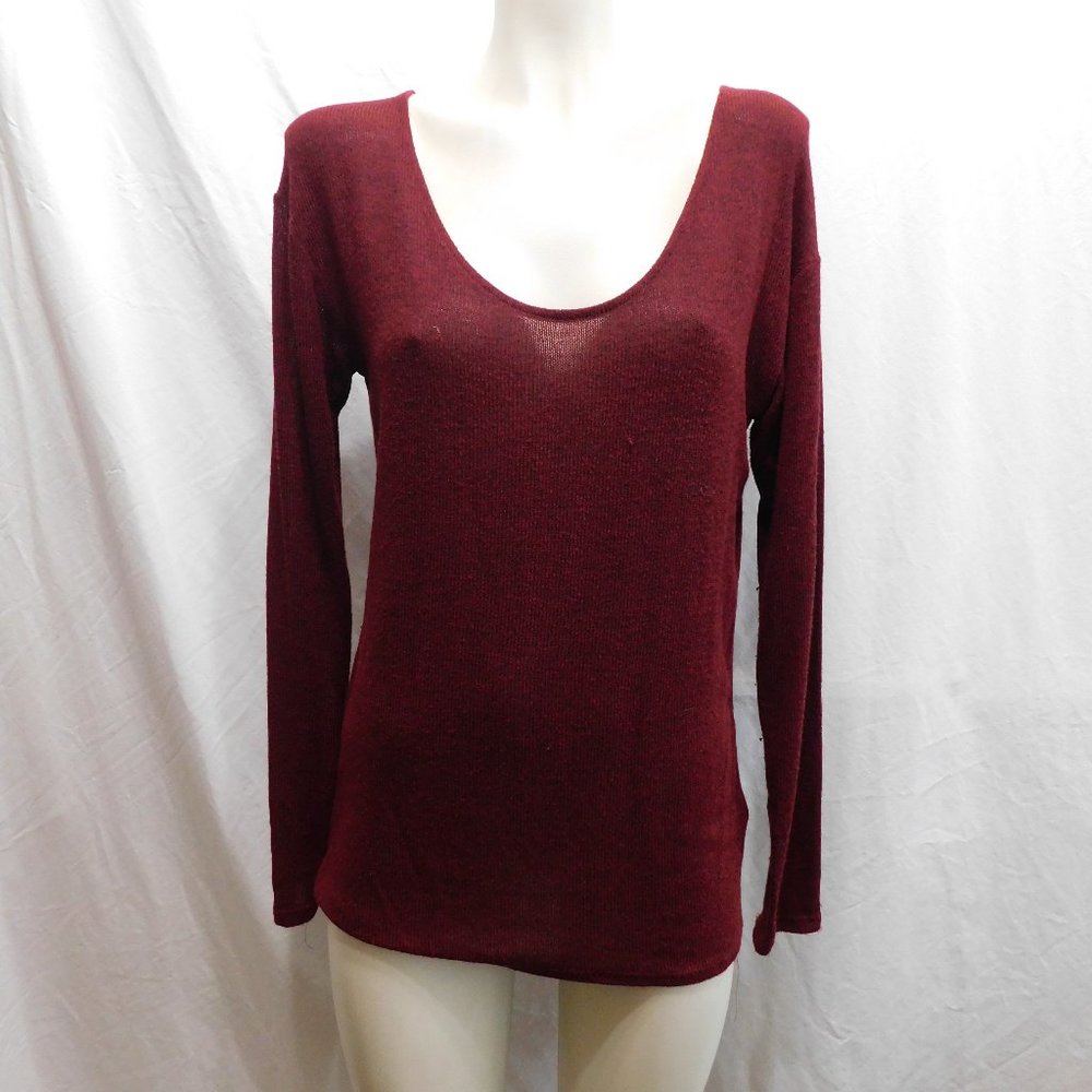 Thin knit long sleeve sweater